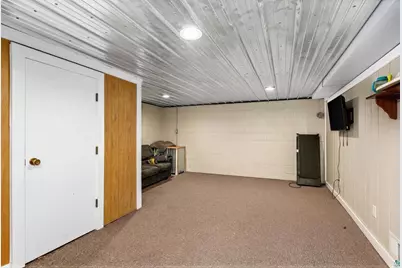 2206 Hammond Ave, Superior, WI 54880 - Photo 19