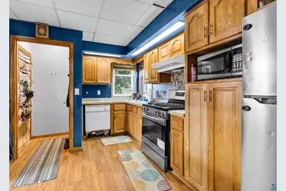 917 N 21st St, Superior, WI 54880 - Photo 7