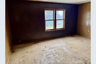 609 St Claire Street, Ashland, WI 54806 - Photo 17