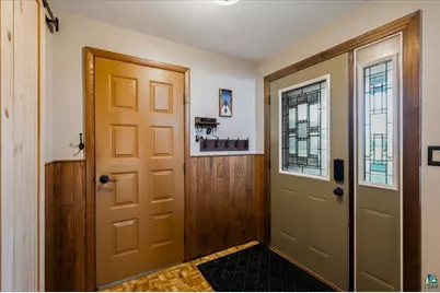 2010 E 10th St, Superior, WI 54880 - Photo 5