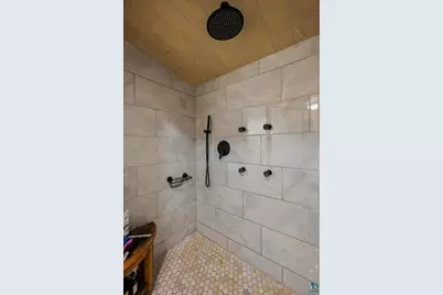 2010 E 10th St, Superior, WI 54880 - Photo 21