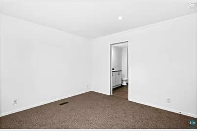 2309 E 11th St, Superior, WI 54880 - Photo 15