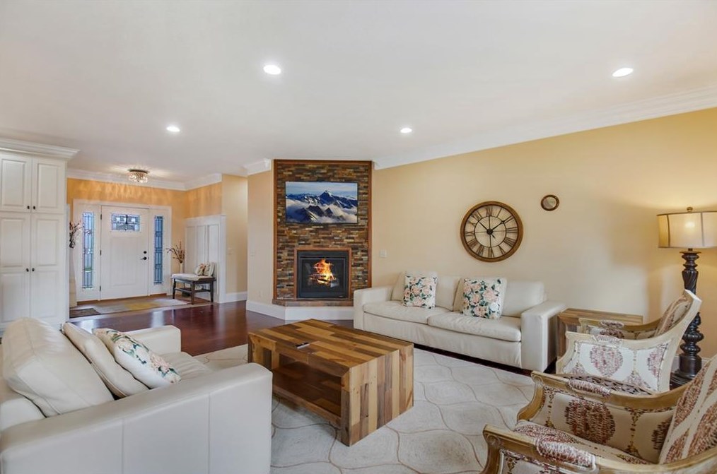 4655 Oakwood Hills Pkwy, Eau Claire WI  54701-7784 exterior