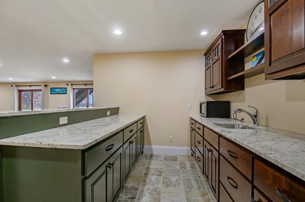 4655 Oakwood Hills Pkwy, Eau Claire WI  54701-7784 exterior