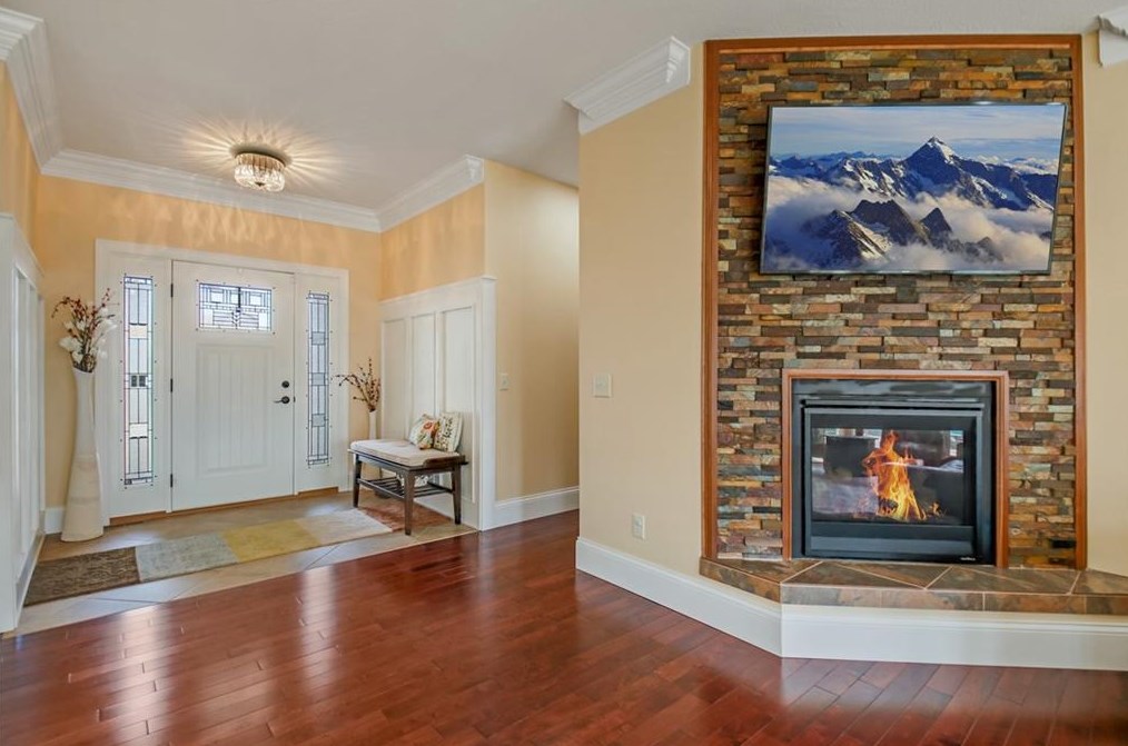 4655 Oakwood Hills Pkwy, Eau Claire WI  54701-7784 exterior