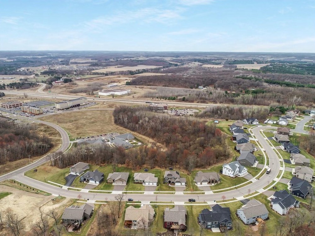 4655 Oakwood Hills Pkwy, Eau Claire WI  54701-7784 exterior