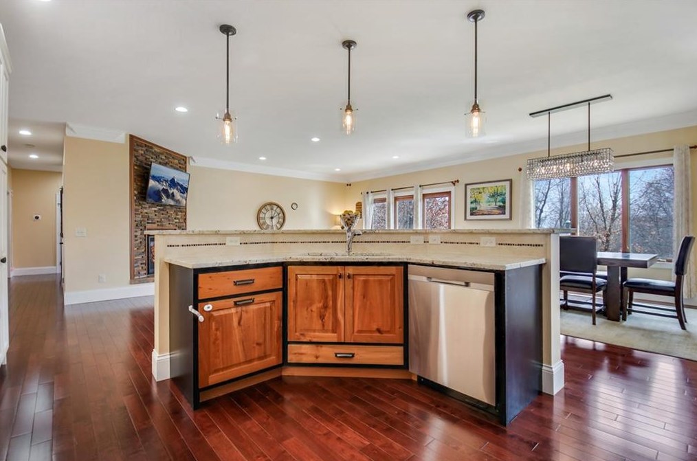 4655 Oakwood Hills Pkwy, Eau Claire WI  54701-7784 exterior