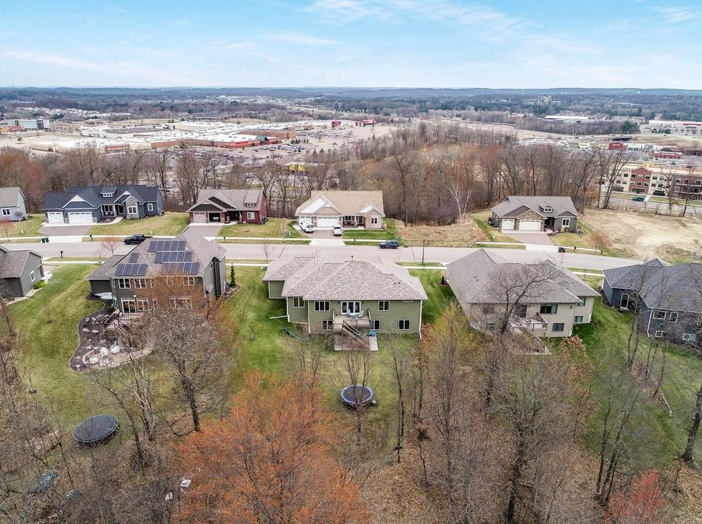 4655 Oakwood Hills Pkwy, Eau Claire WI  54701-7784 exterior