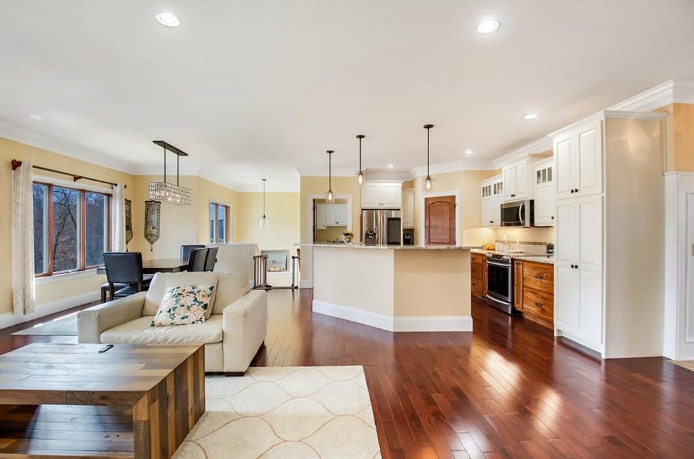 4655 Oakwood Hills Pkwy, Eau Claire WI  54701-7784 exterior