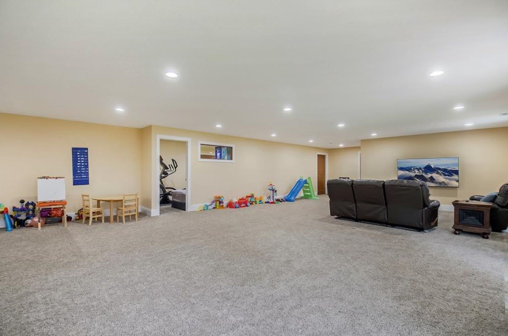 4655 Oakwood Hills Pkwy, Eau Claire WI  54701-7784 exterior