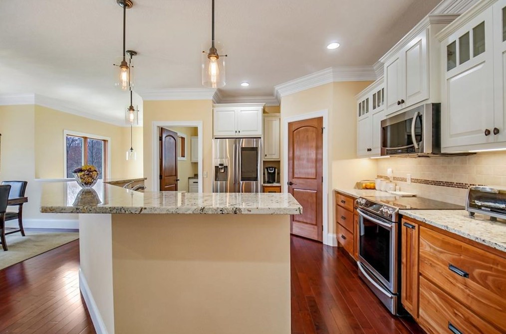 4655 Oakwood Hills Pkwy, Eau Claire WI  54701-7784 exterior