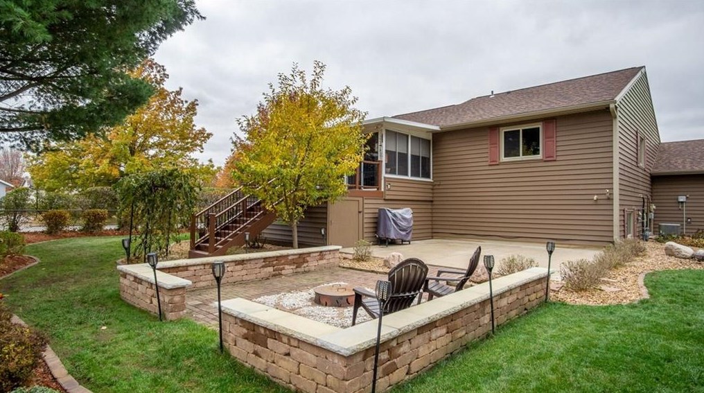 4737 Palmer Ln, Eau Claire WI  54701-7960 exterior