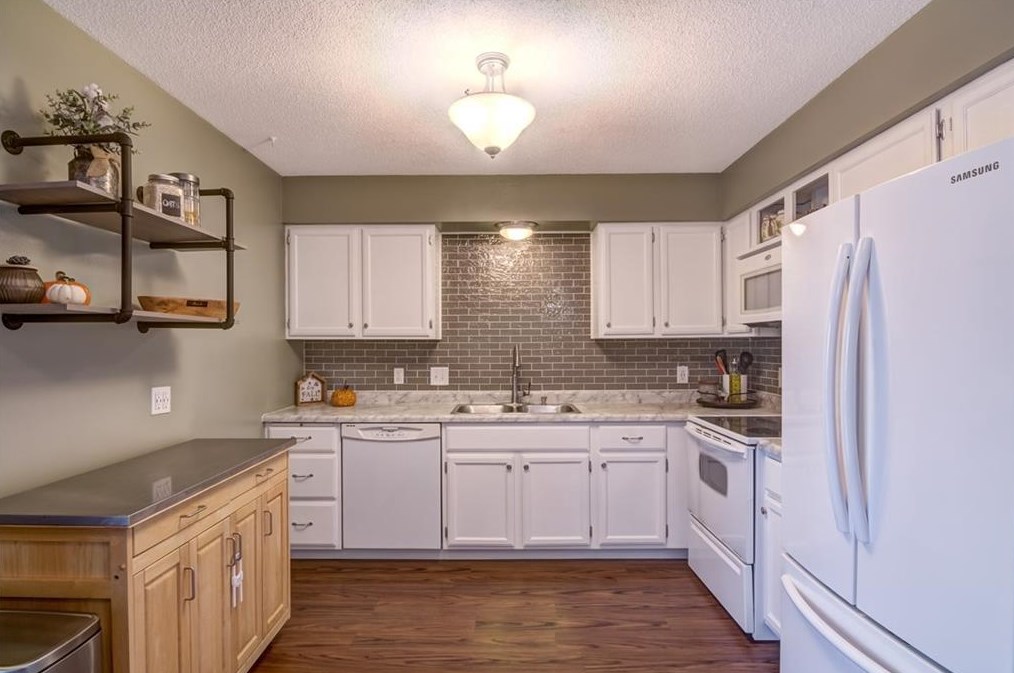 4702 Puttor Dr, Eau Claire WI  54701-7929 exterior