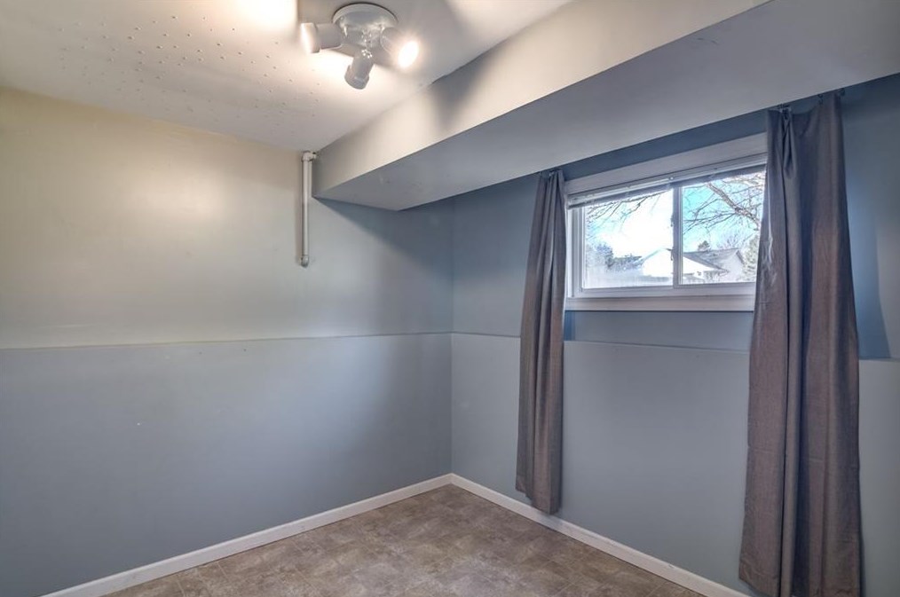 4702 Puttor Dr, Eau Claire WI  54701-7929 exterior