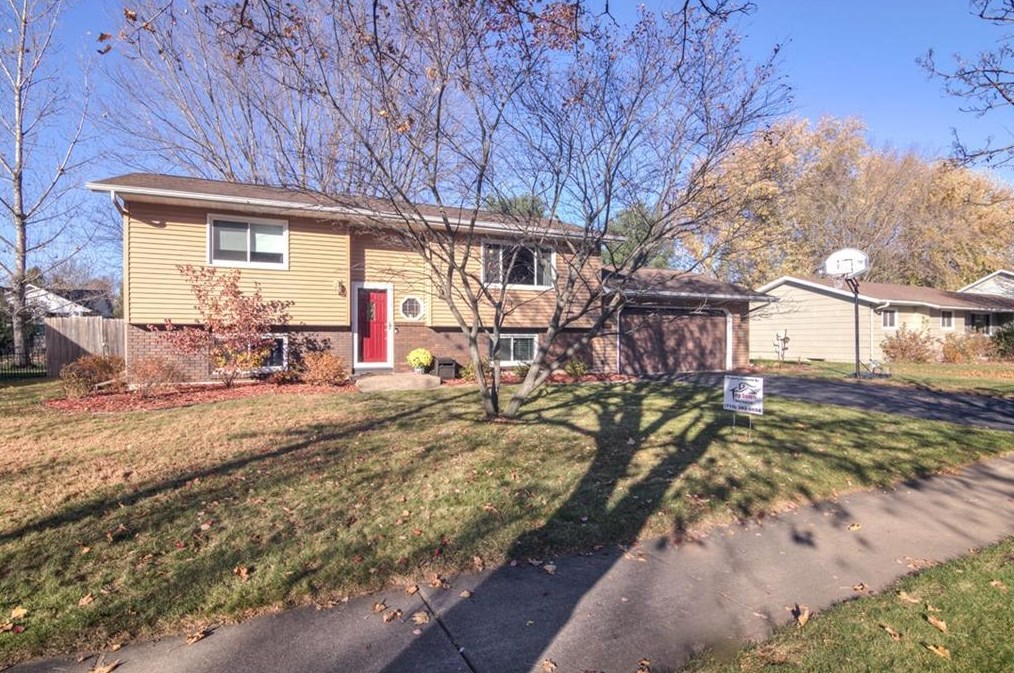 4702 Puttor Dr, Eau Claire WI  54701-7929 exterior