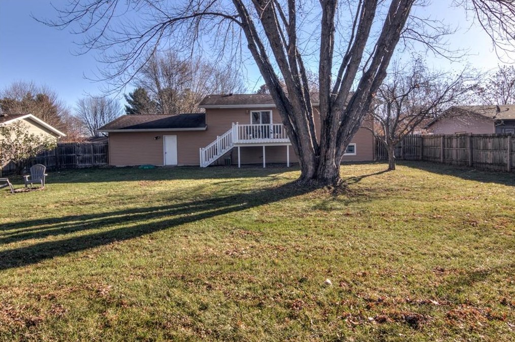 4702 Puttor Dr, Eau Claire WI  54701-7929 exterior