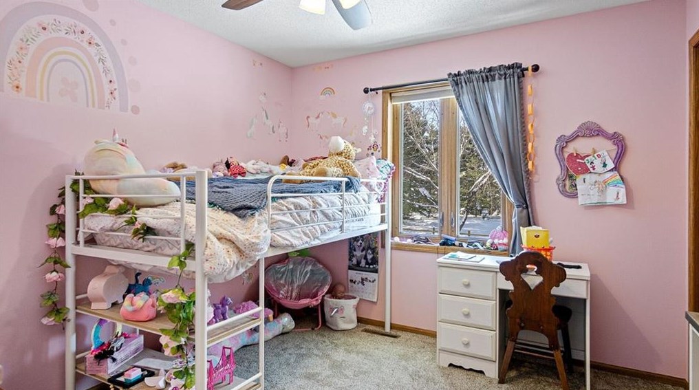 104 Canterbury Rd, Eau Claire WI  54701-7104 exterior