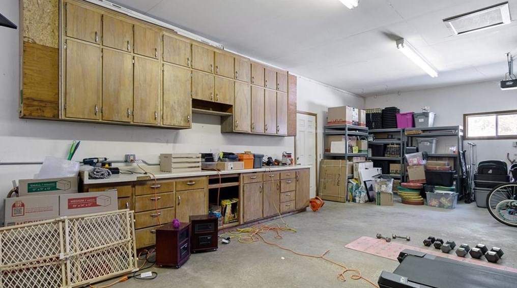 104 Canterbury Rd, Eau Claire WI  54701-7104 exterior