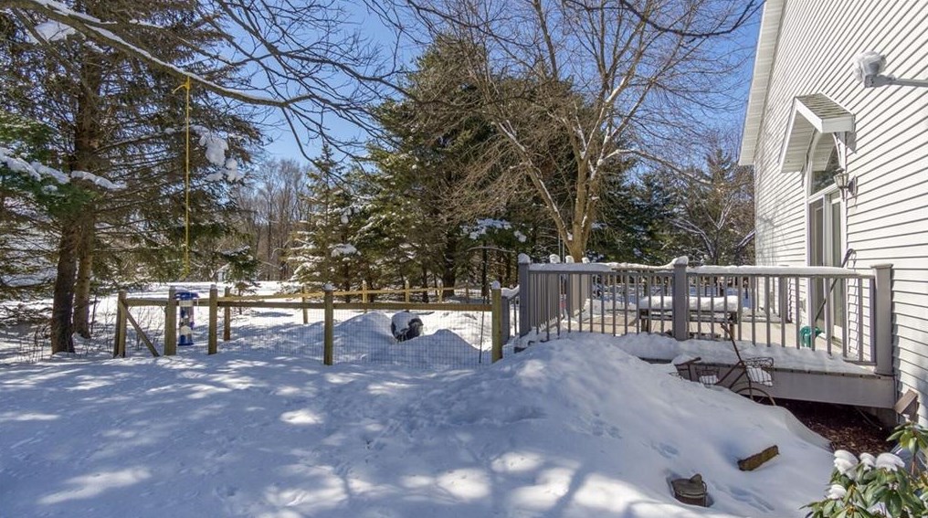 104 Canterbury Rd, Eau Claire WI  54701-7104 exterior