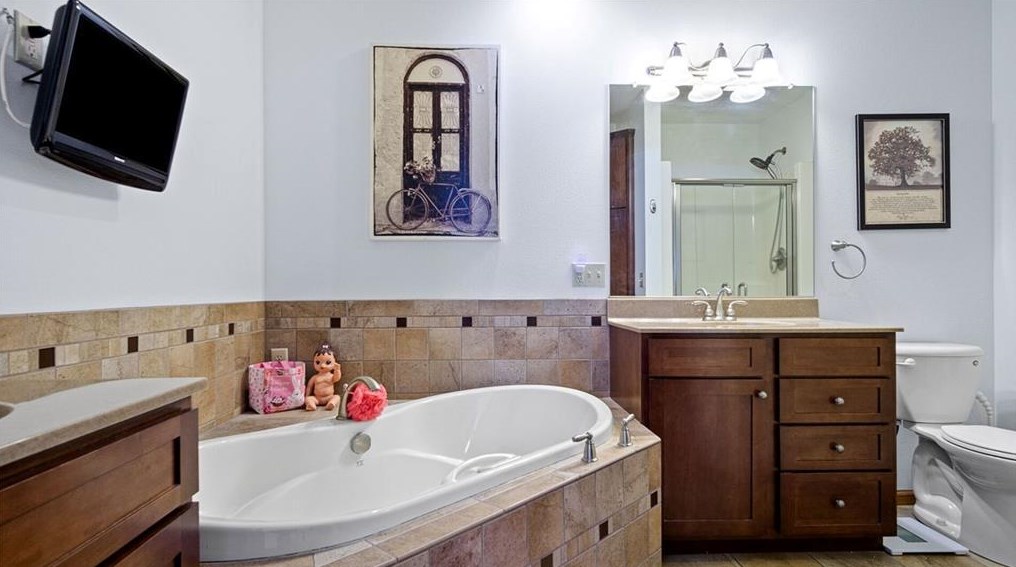 104 Canterbury Rd, Eau Claire WI  54701-7104 exterior