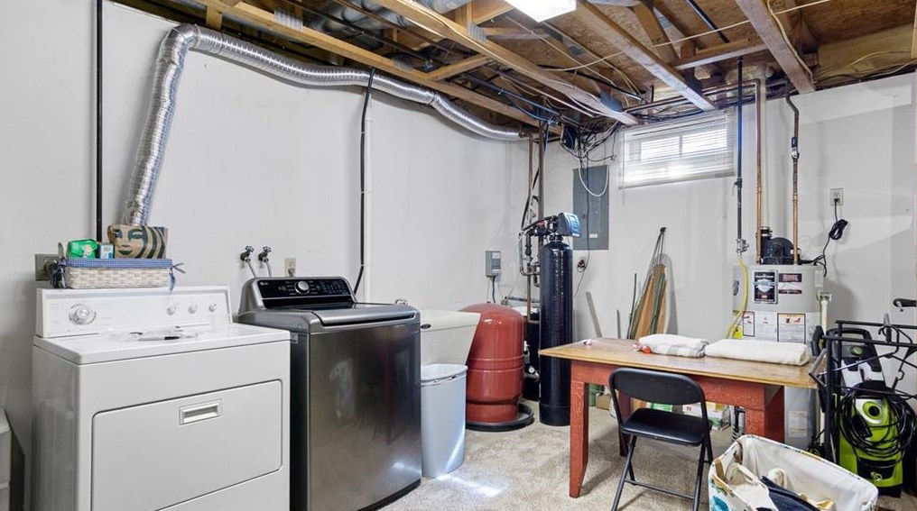 104 Canterbury Rd, Eau Claire WI  54701-7104 exterior