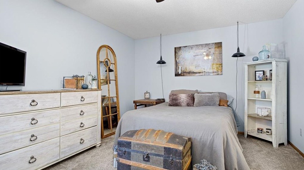 104 Canterbury Rd, Eau Claire WI  54701-7104 exterior