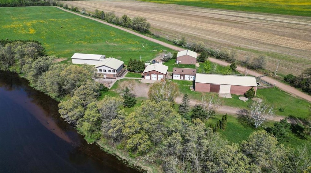 452 22 1/2 St, Chetek WI  54728-8813 exterior