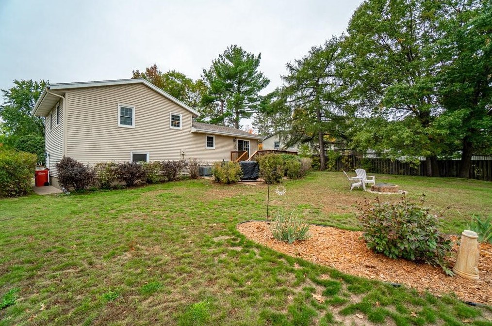 1318 Rowe St, Eau Claire WI  54703-1696 exterior