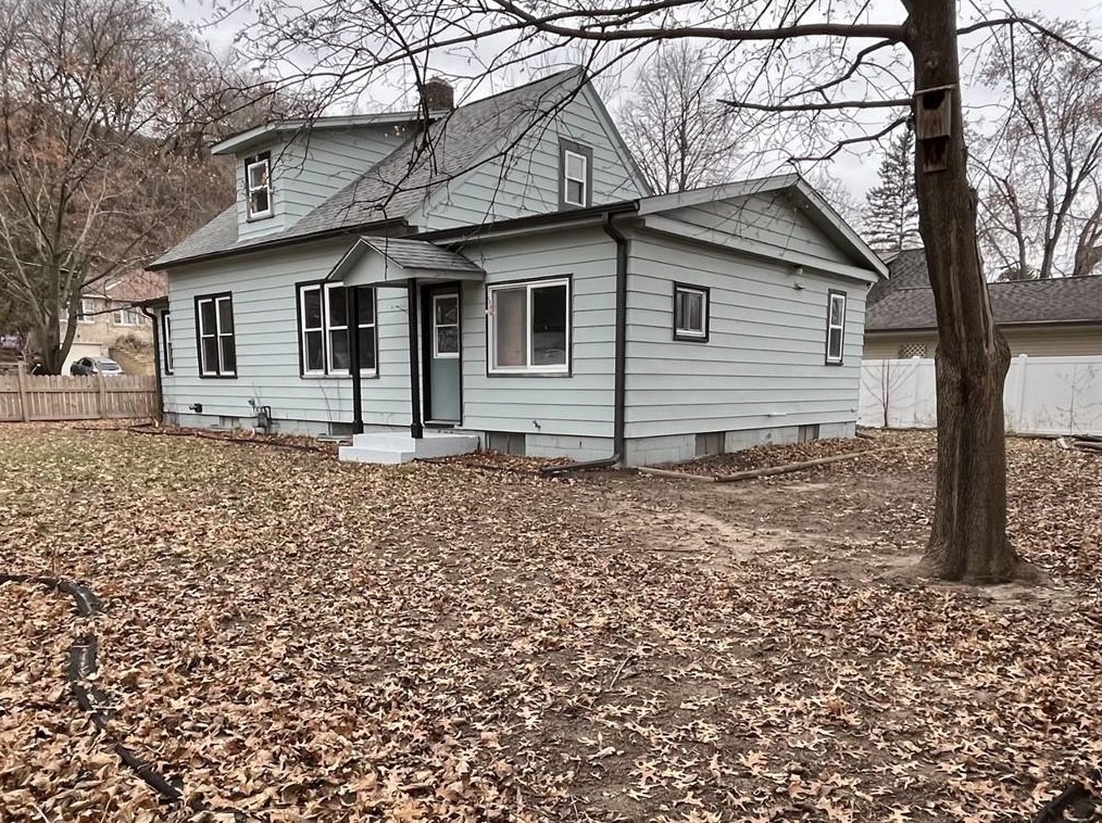 1613 11th St, Eau Claire WI  54703-5000 exterior