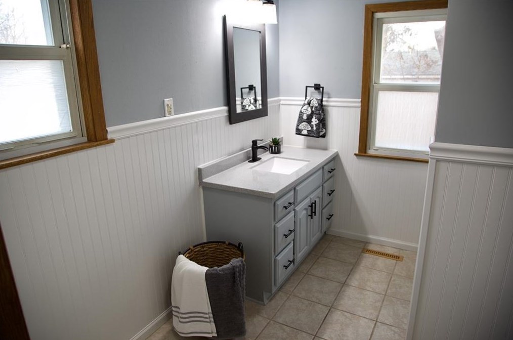 1613 11th St, Eau Claire WI  54703-5000 exterior