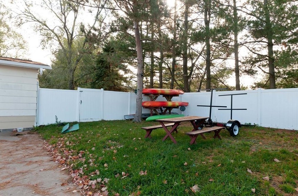 506 Barker St, Canton WI 54868-2622 exterior