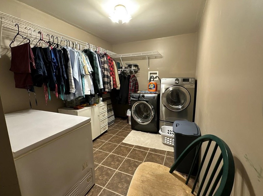 2445 23rd St, Canton WI exterior