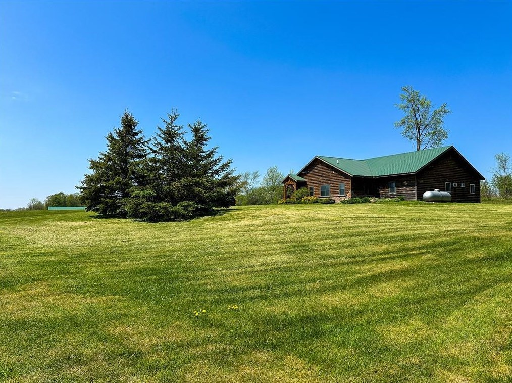 2445 23rd St, Canton WI exterior