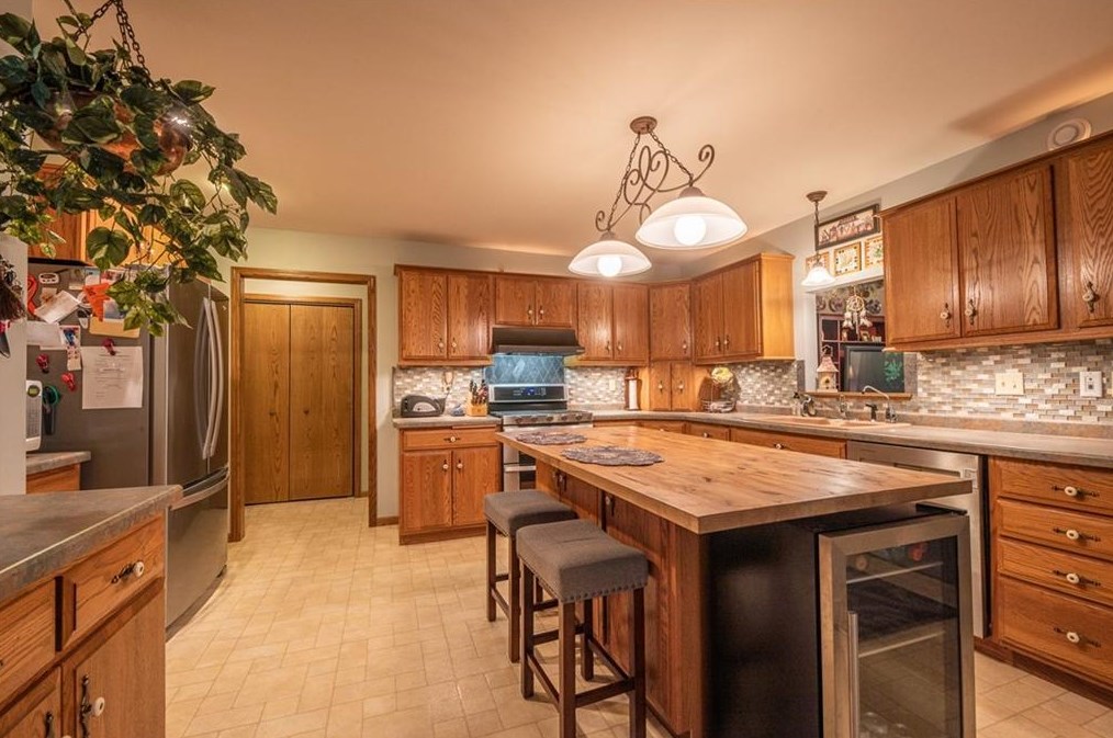 2477 28 1/2 St, Canton WI 54868-9093 exterior