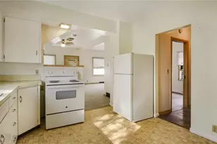 312 3rd St, Abbotsford, WI 54405 - Photo 9