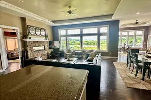 1747 E Drinkman Ln, Eau Claire, WI 54701 - Photo 7