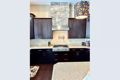 1747 E Drinkman Lane, Eau Claire, WI 54701 - Photo 15