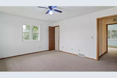 1413 E Clairemont Avenue, Eau Claire, WI 54701 - Photo 15