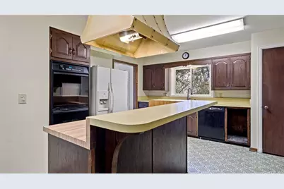 1413 E Clairemont Avenue, Eau Claire, WI 54701 - Photo 19