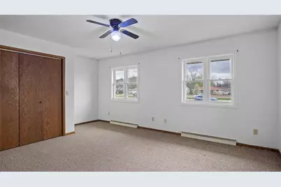 1413 E Clairemont Avenue, Eau Claire, WI 54701 - Photo 13