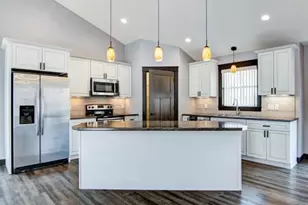 4240 Clay St, Eau Claire, WI 54701 - Photo 9