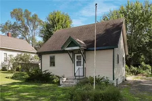 915 Platt St, Eau Claire, WI 54703 - Photo 1