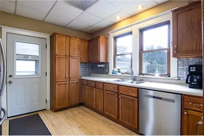 1011 6th Avenue, Eau Claire, WI 54703 - Photo 9