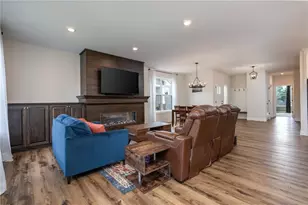 637 Maple Ct, New Richmond, WI 54017 - Photo 13