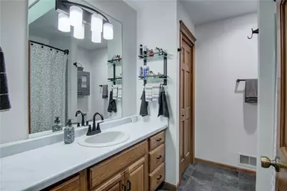 3920 Woodcrest Court, Eau Claire, WI 54701 - Photo 31