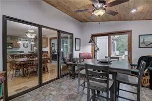 3920 Woodcrest Ct, Eau Claire, WI 54701 - Photo 7