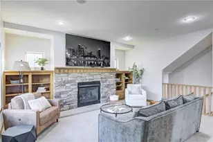 907 Sandalwood Dr, Altoona, WI 54720 - Photo 5
