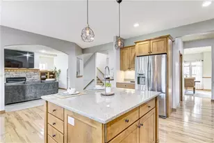 907 Sandalwood Dr, Altoona, WI 54720 - Photo 13