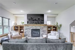 907 Sandalwood Dr, Altoona, WI 54720 - Photo 5