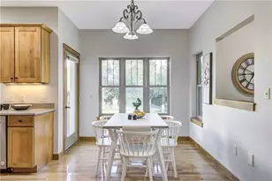 907 Sandalwood Dr, Altoona, WI 54720 - Photo 11